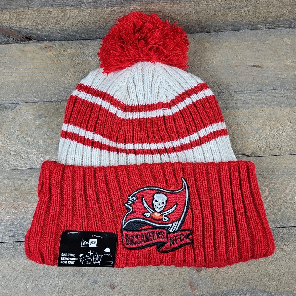 New Era Tampa Bay Buccaneers NFL Football Lined Red Cream Stocking Hat